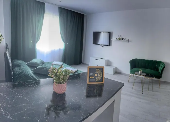 Cataleya Luxury Room's *